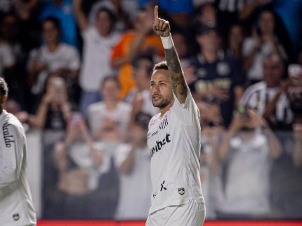 Santos fecha acordo com Neymar e parcela dívida milionária por quase sete anos