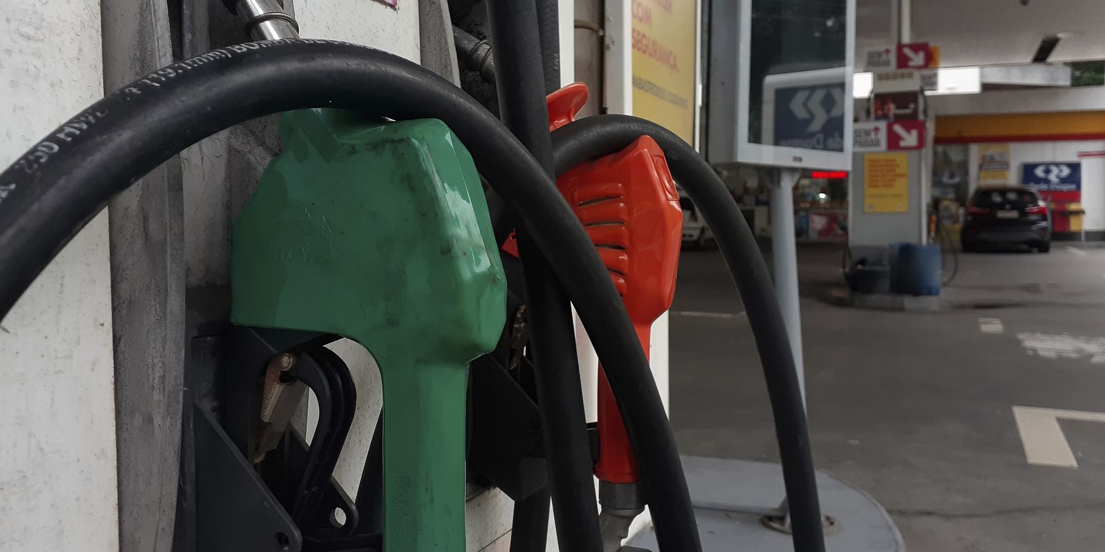 Refinaria de Mataripe anuncia queda de 11,3% no preço da gasolina
