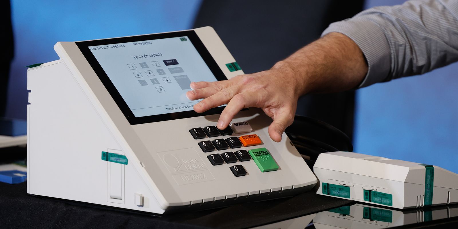 TSE reforça que a urna eletrônica é auditável e possui totalização de votos segura