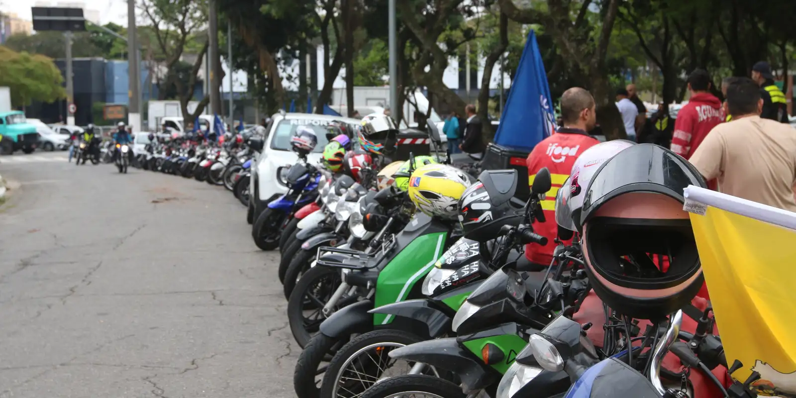 Apenas 19% dos motociclistas de aplicativo têm cobertura previdenciária no país
