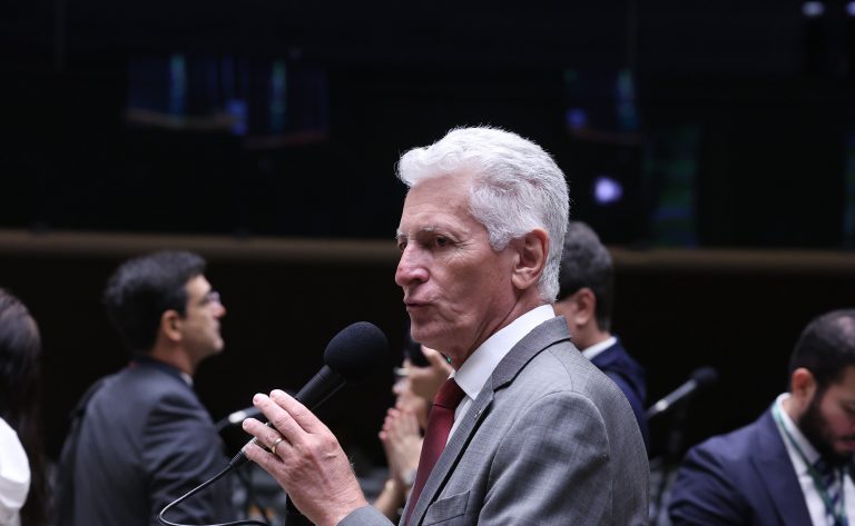 Câmara aprova universidades federais de ciência e inovação em MG e no RJ