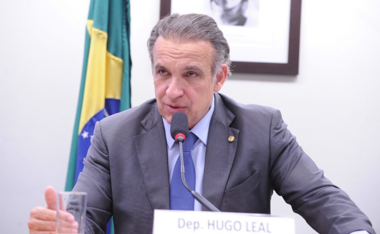 CCJ aprova tolerância de 15 minutos para uso de estacionamento rotativo em vias públicas