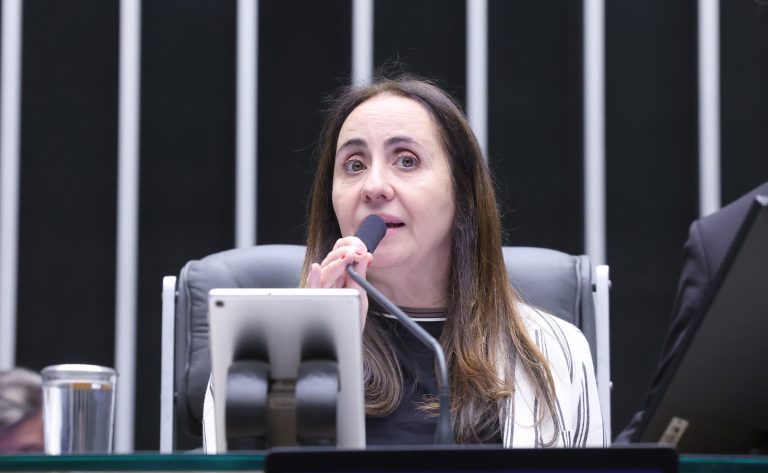 Câmara aprova novas regras para concessão de patentes de inteligência artificial no Brasil
