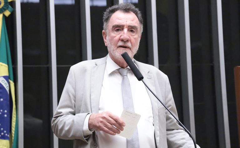 Câmara aprova projeto que incentiva a convivência intergeracional entre órfãos e idosos em asilos