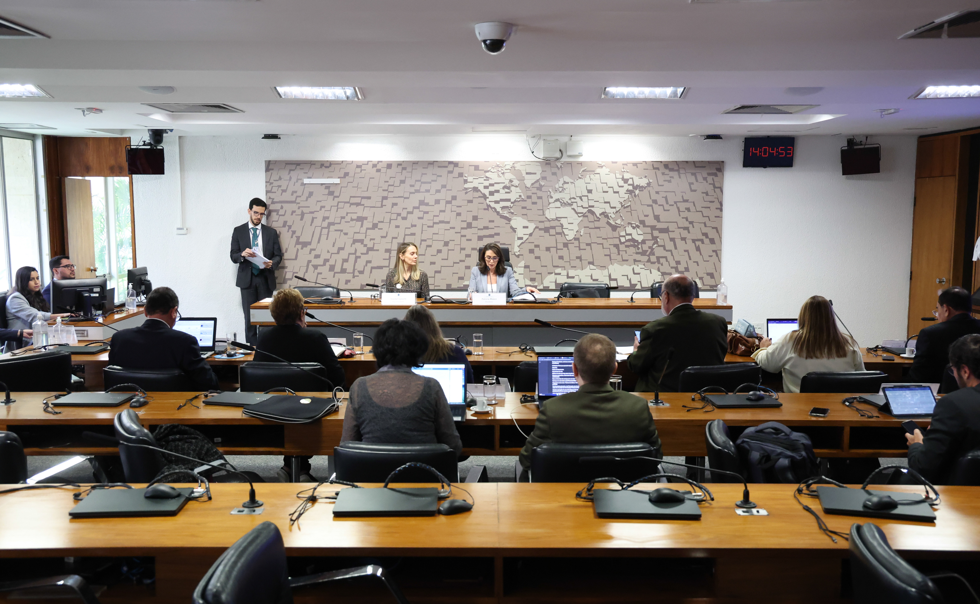 Congresso debaterá a regulação das redes sociais em audiência pública nesta segunda-feira
