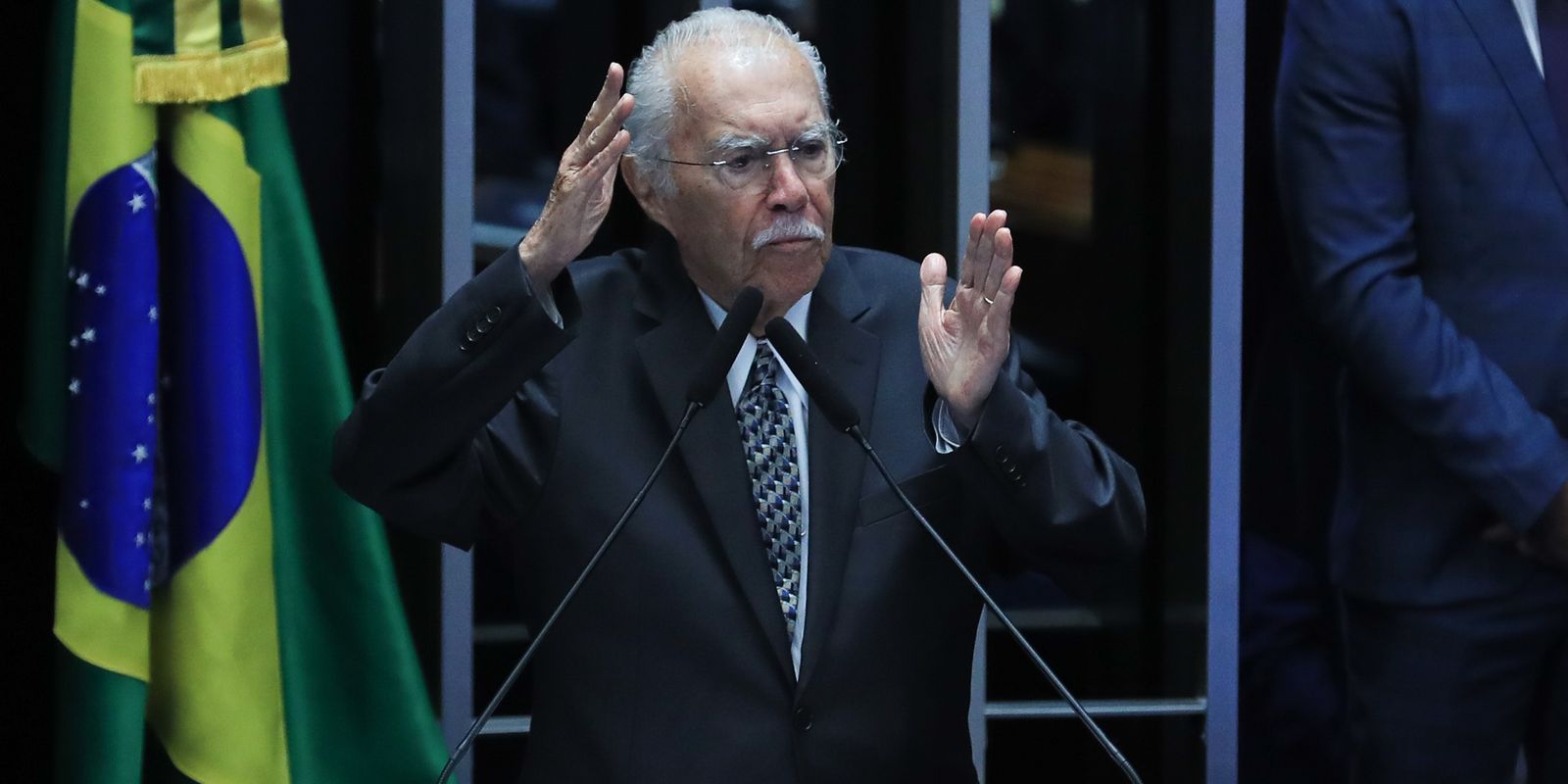 José Sarney é internado em hospital de São Luís com quadro de pneumonia