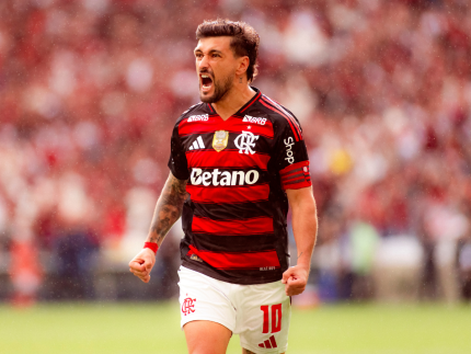 Flamengo perde Arrascaeta para semifinal da Libertadores após fratura no punho