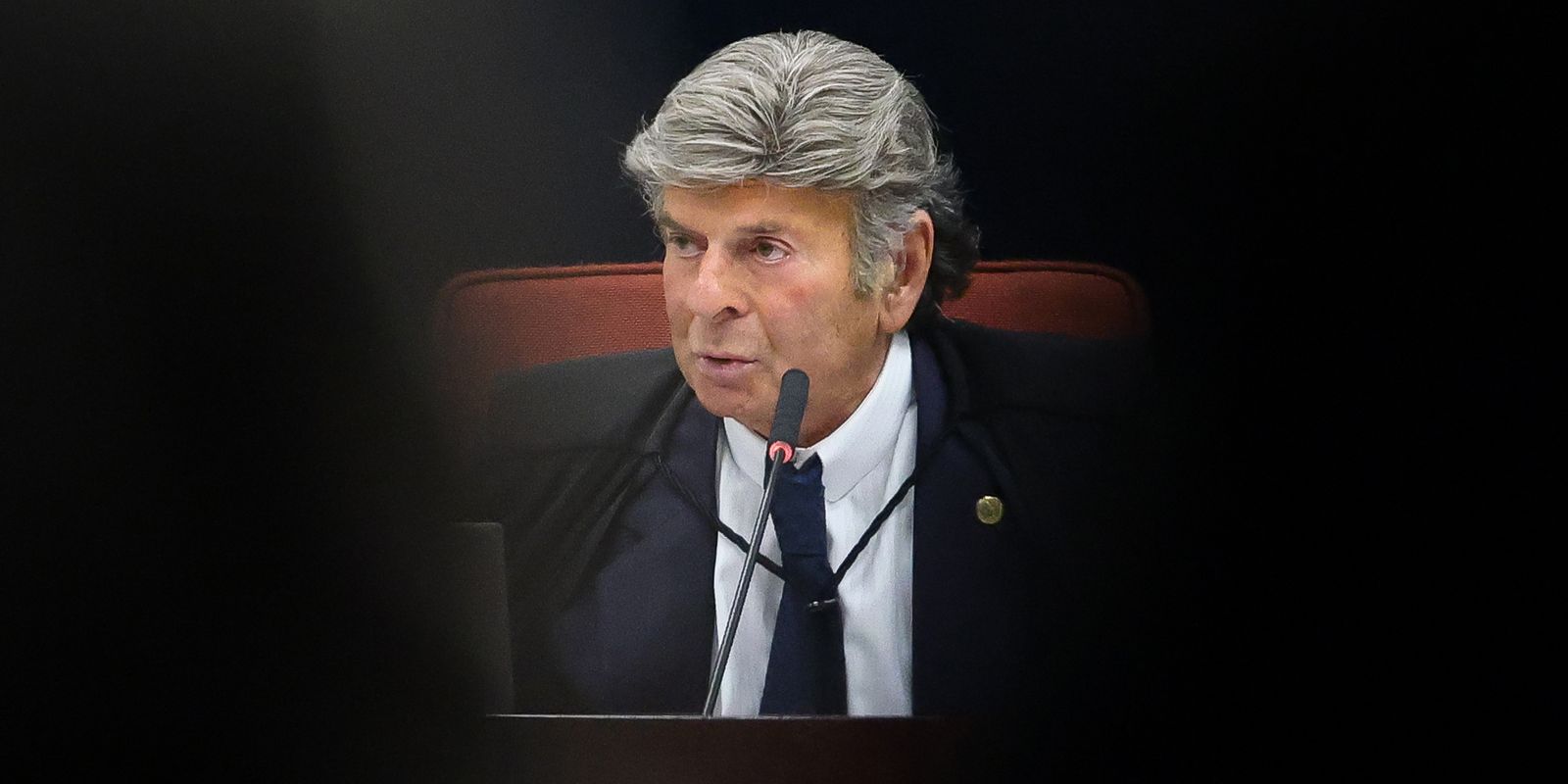 Luiz Fux cobra o Senado sobre registros de Viviane Barci e Daniel Vorcaro