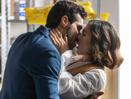Giovana e Guto vivem romance às escondidas no Hospital & Maternidade Luz em “Por Você”