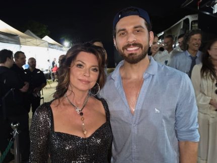 Gustavo Mioto posa com Shania Twain durante passagem da cantora pelo Brasil