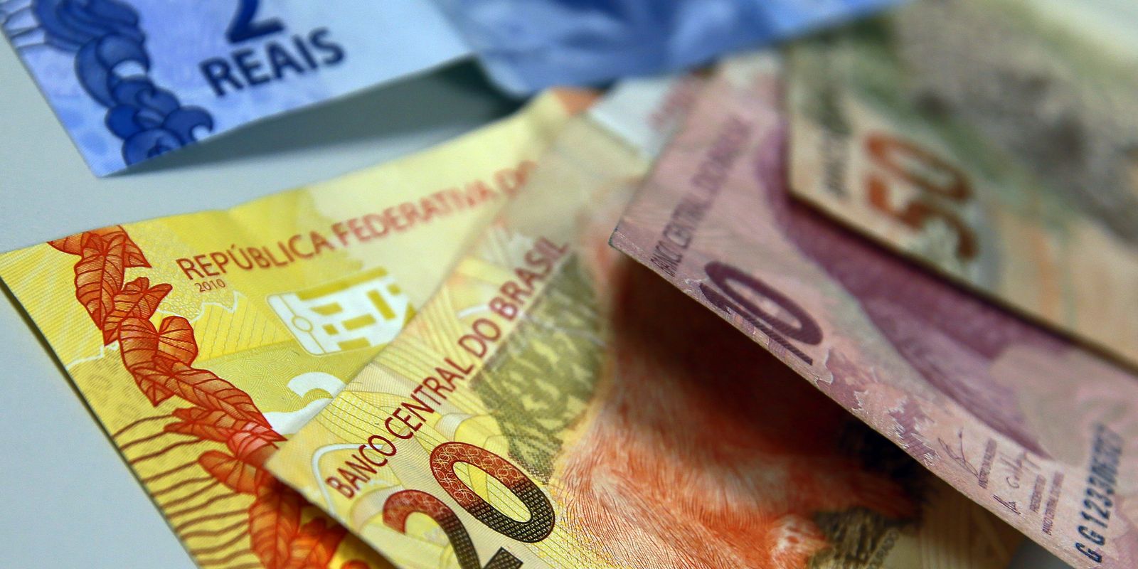 Taxa de juros e inadimplência das famílias sobem em agosto, aponta Banco Central