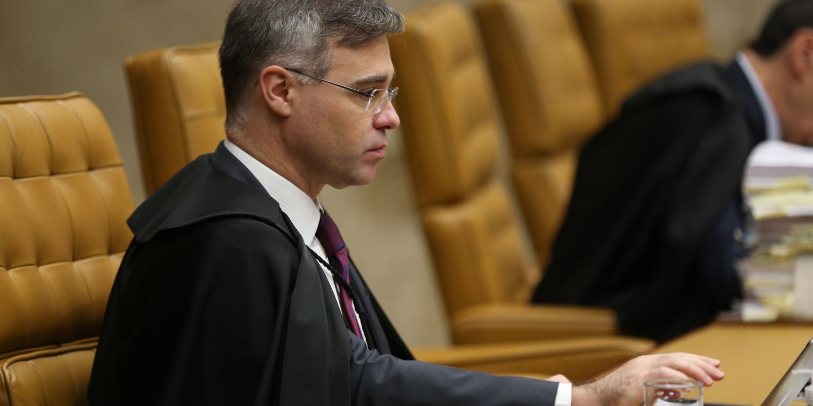 André Mendonça retira sigilo de processos no STF envolvendo políticos