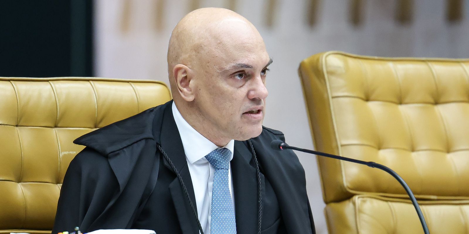 Alexandre de Moraes se declara impedido em ação sobre registros do Senado