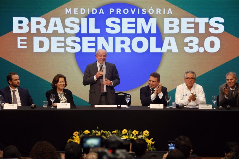 Governo federal apresenta projeto de lei para criminalizar a operação de bets