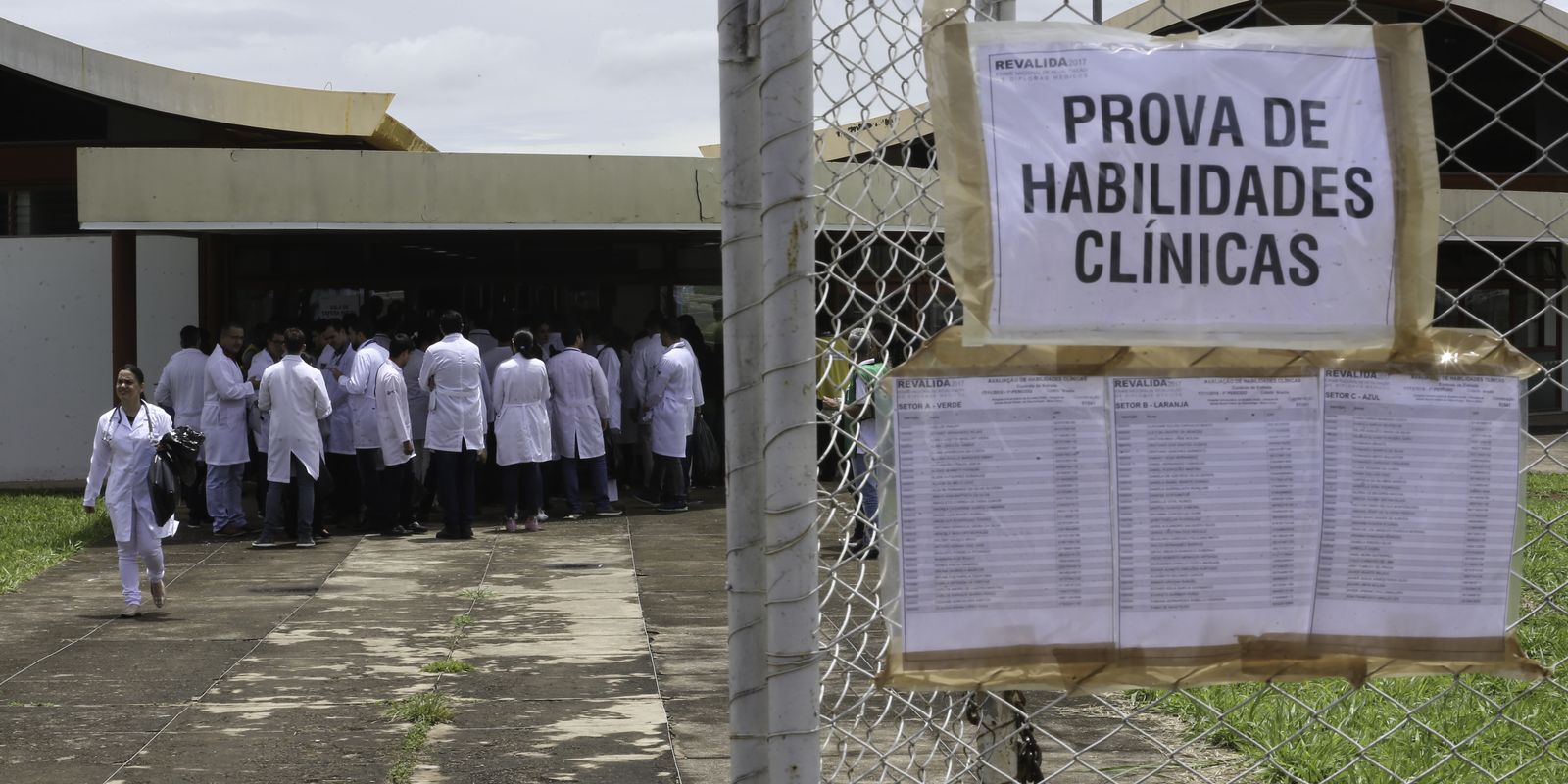 Revalida 2026: encerra em breve o prazo de envio do diploma médico