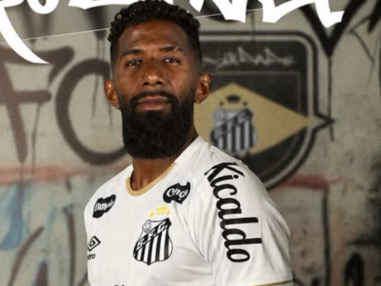 Santos confirma chegada de Rodinei após lateral ser liberado na Grécia