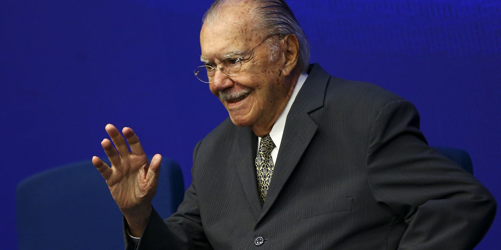 José Sarney é internado no Hospital Sírio-Libanês com pneumonia