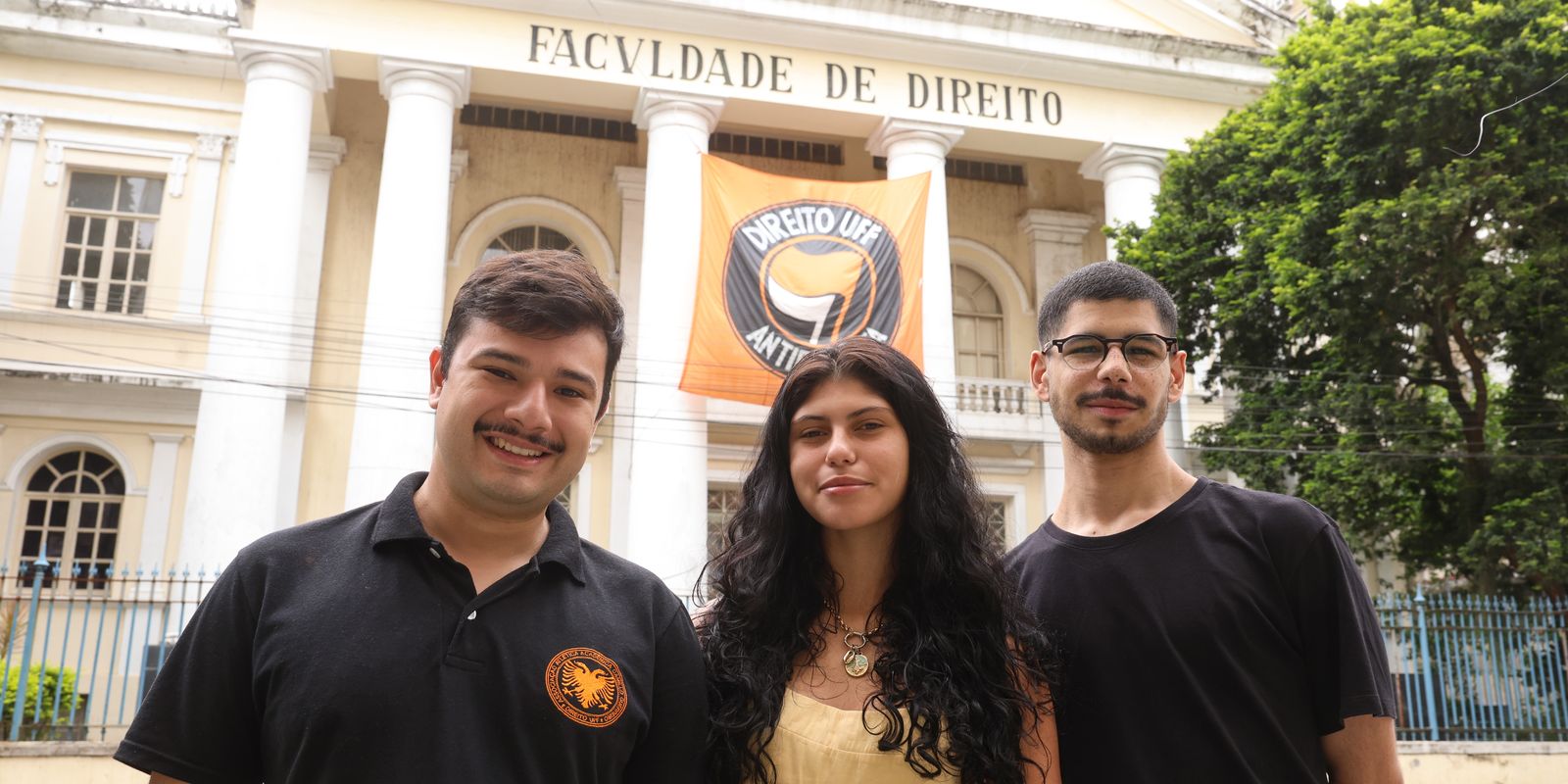 Protesto de estudantes da UFF em Niterói deu início a atos pela reeleição de Lula