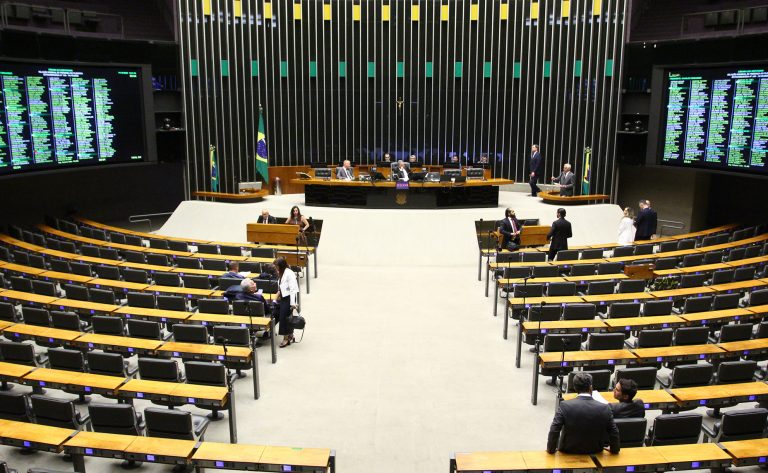 Câmara dos Deputados debate projeto que amplia limite do microempreendedor individual