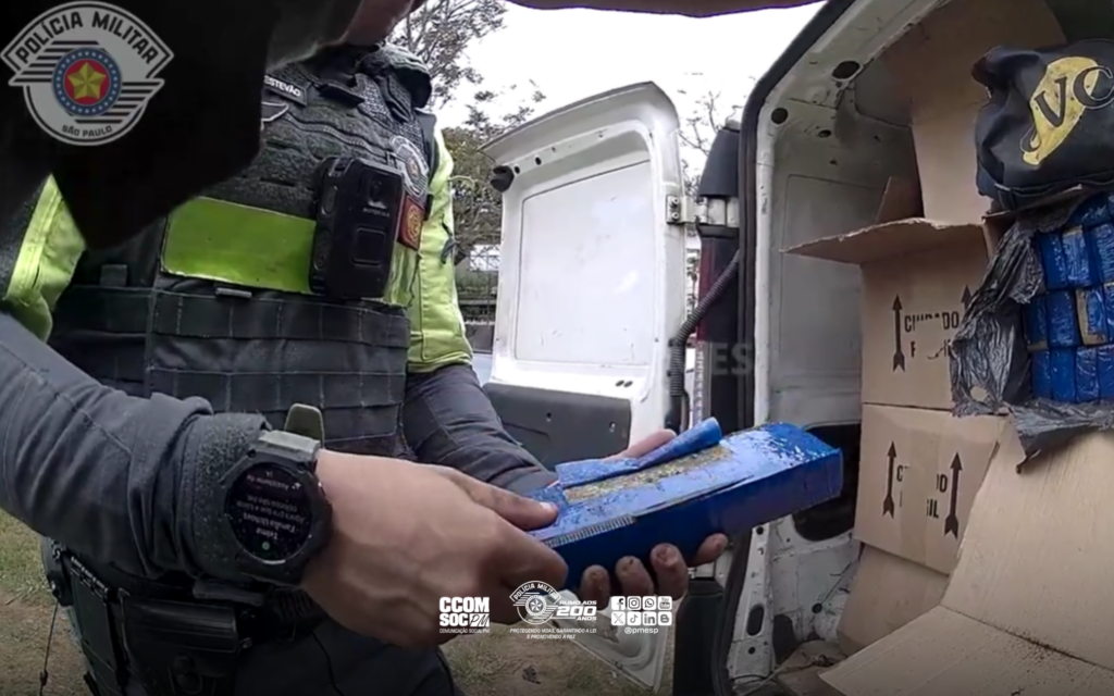 Câmeras corporais registram abordagem que terminou com mais de 700kg de maconha apreendidos na zona sul da capital