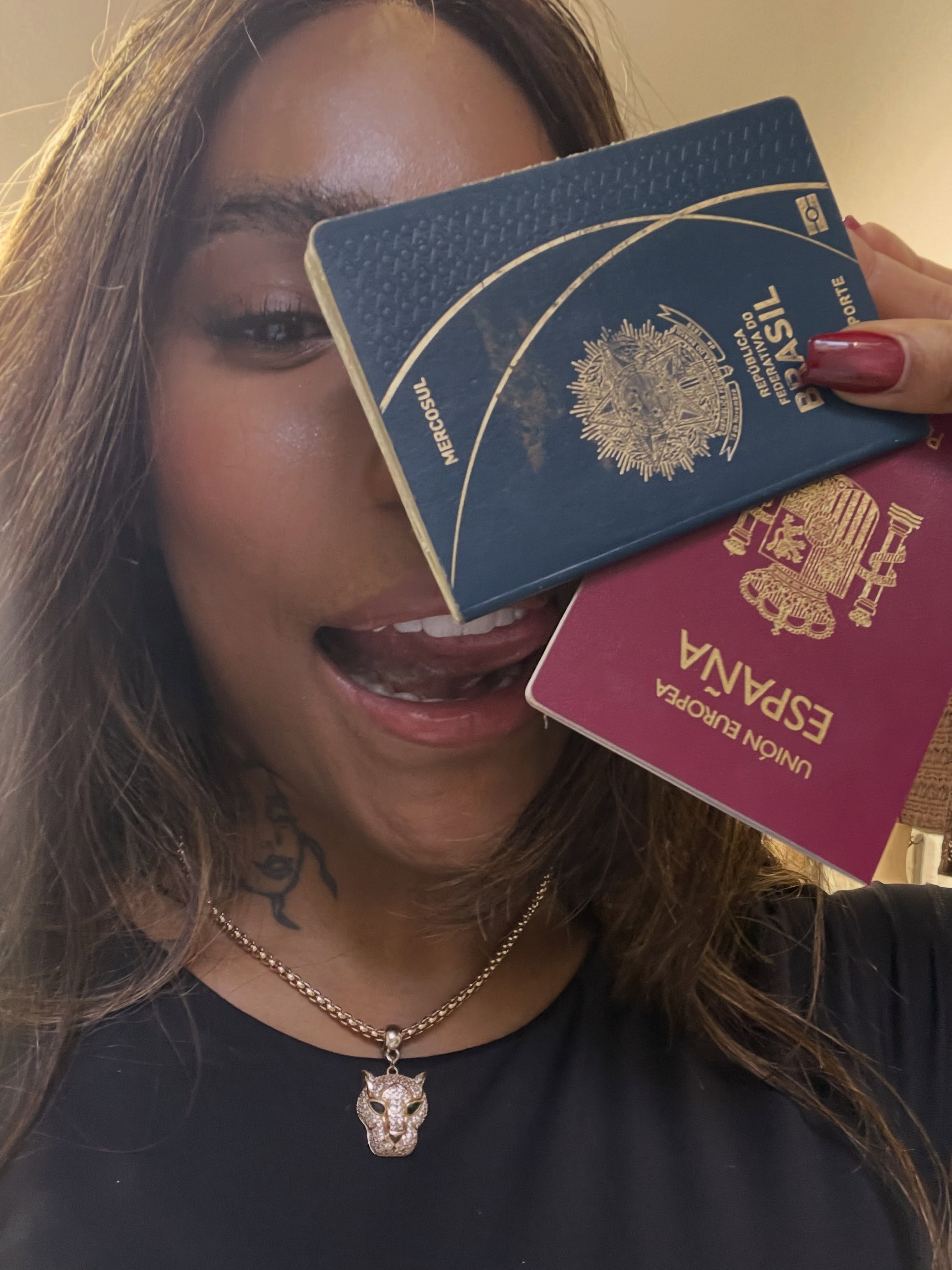 Carol Lekker vira a página após saída da Record e conquista cidadania espanhola