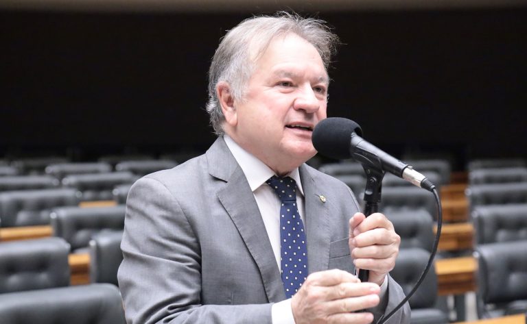 Comissão aprova plano de saúde sem licitação para órgãos públicos