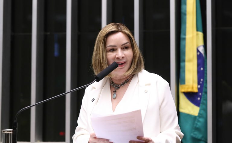 Comissão aprova regras para proteger estudos de vítimas de violência nas escolas