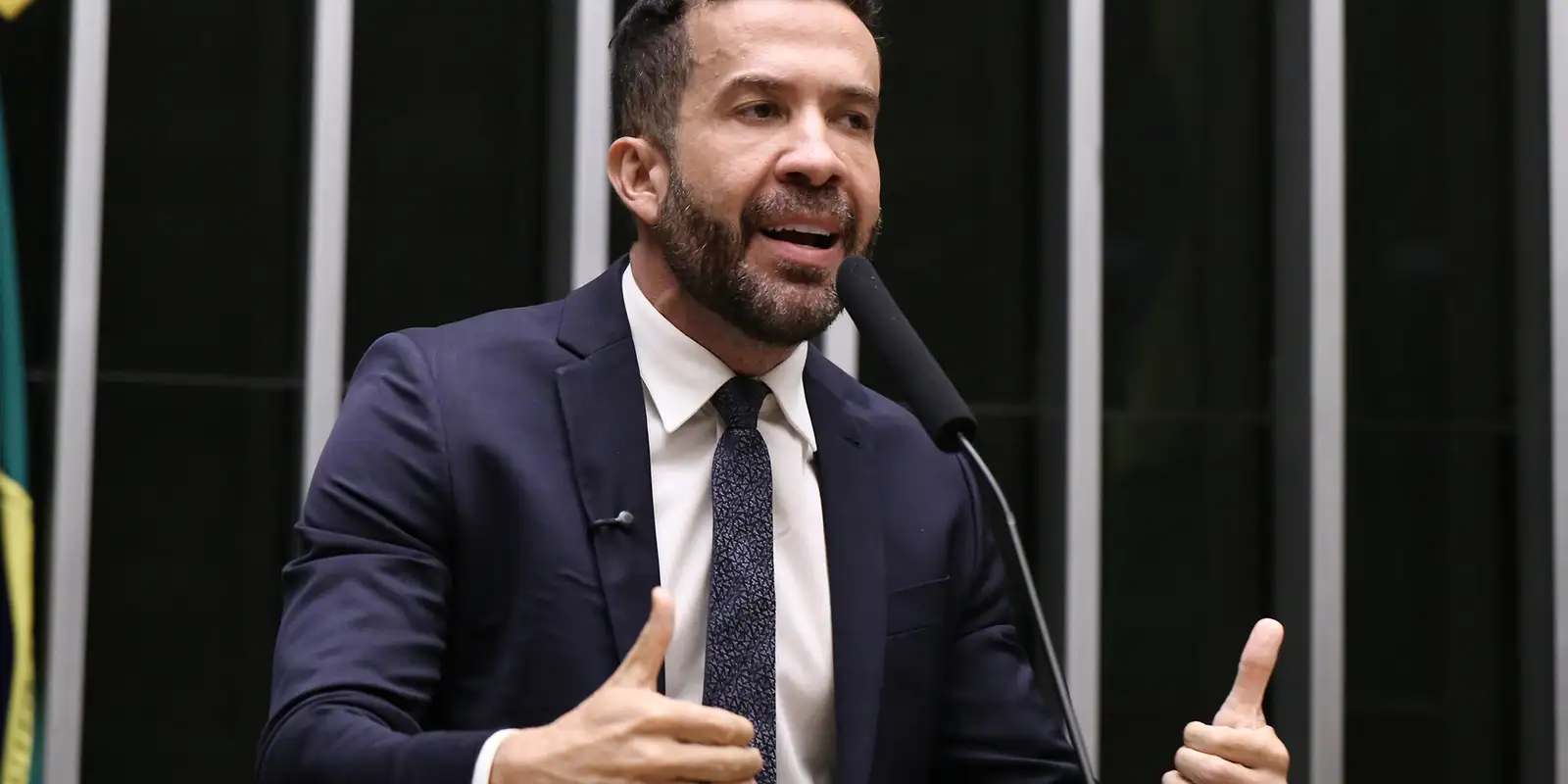 Deputado André Janones é internado em São Paulo com arritmia cardíaca