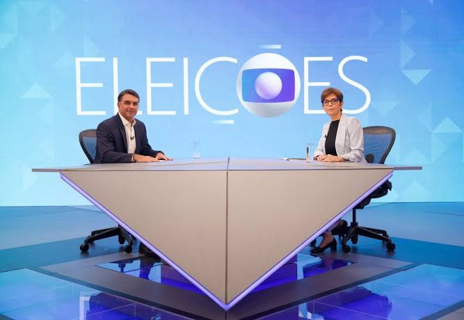 Flávio Bolsonaro admite cargo para Jair Bolsonaro e descarta Eduardo como chanceler
