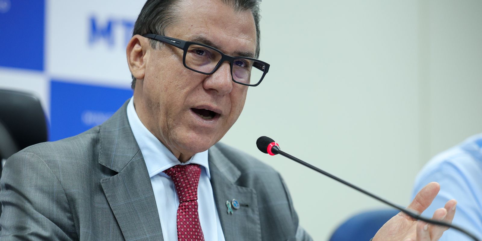 Governo planeja restringir crédito a empresas que praticam assédio eleitoral