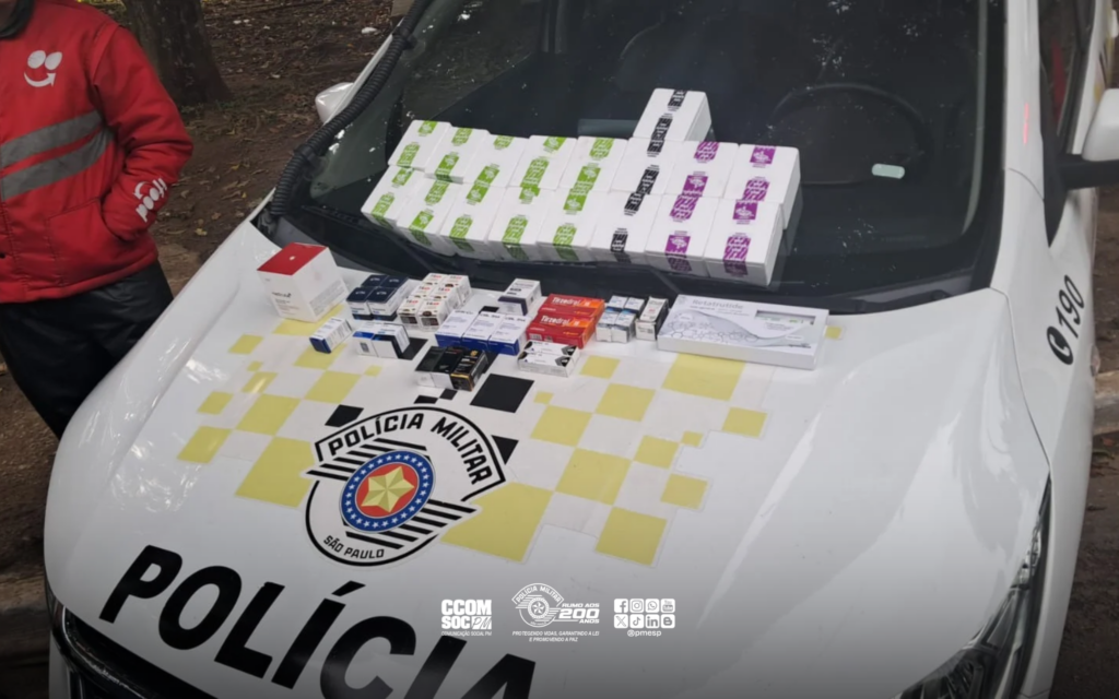 Homem é preso transportando 27 unidades de medicamento para obesidade em baú de moto