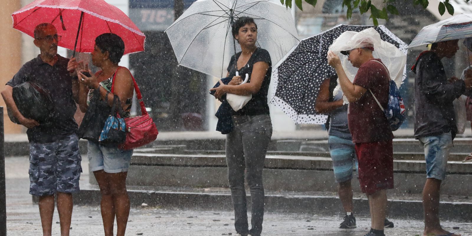 Novos alertas do Inmet indicam fortes chuvas em diversas regiões do Brasil