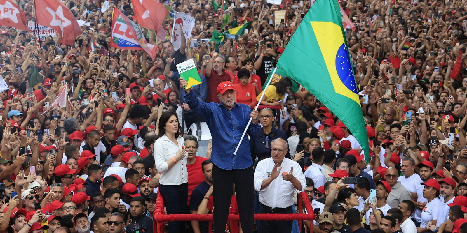 Lula é reeleito presidente do brasil em uma disputa histórica