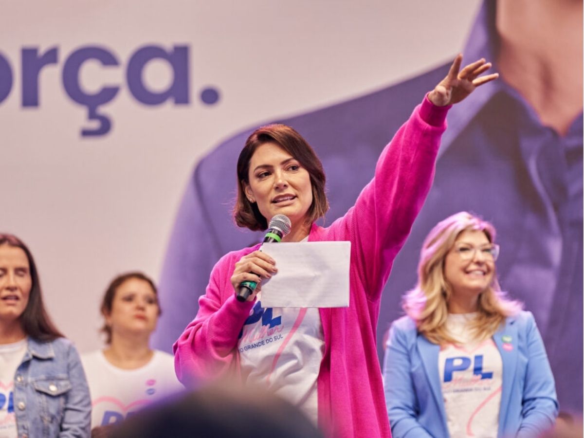 Michelle Bolsonaro se manifesta após derrota de Flávio para Lula: “Deus é o dono do Brasil”