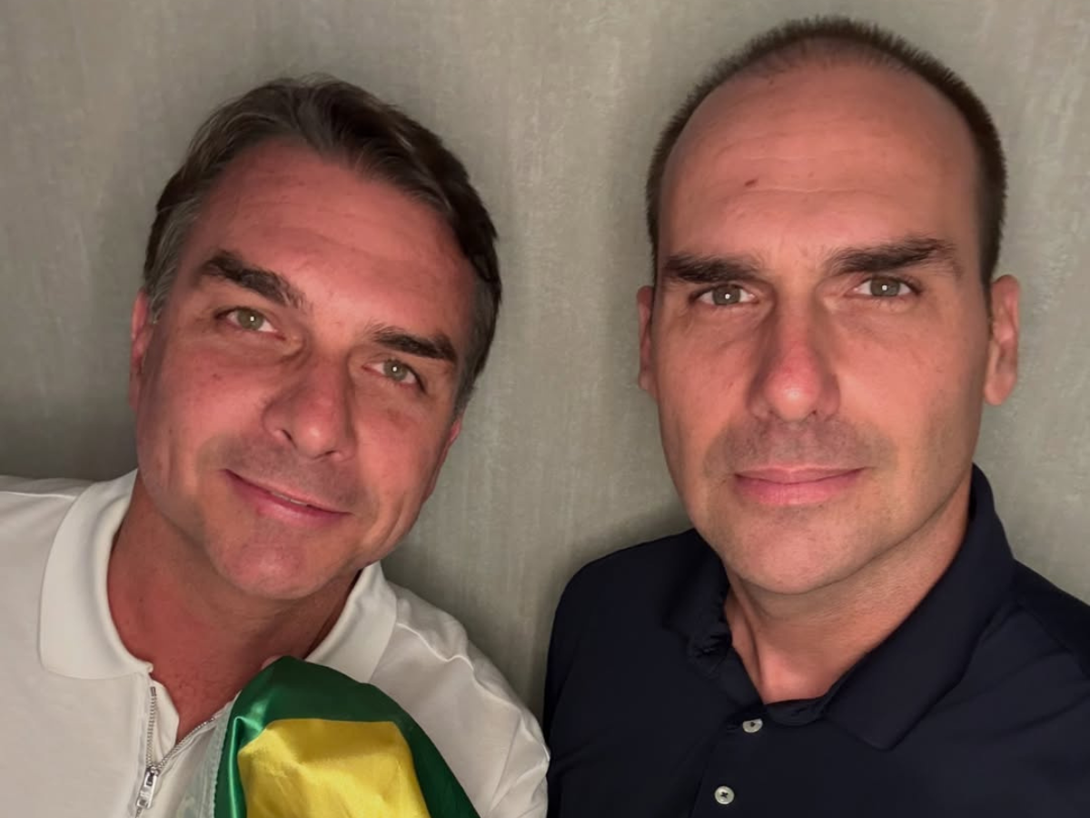 Nos EUA, Flávio Bolsonaro afirma que “jogo não acabou” e fala em novas eleições antes de 2030