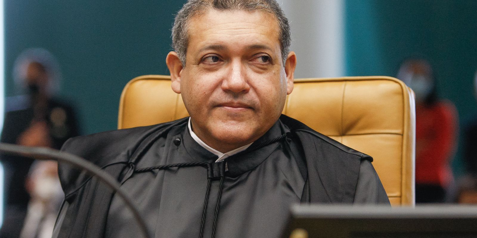 Nunes Marques restringe canal Exército do Lula no WhatsApp