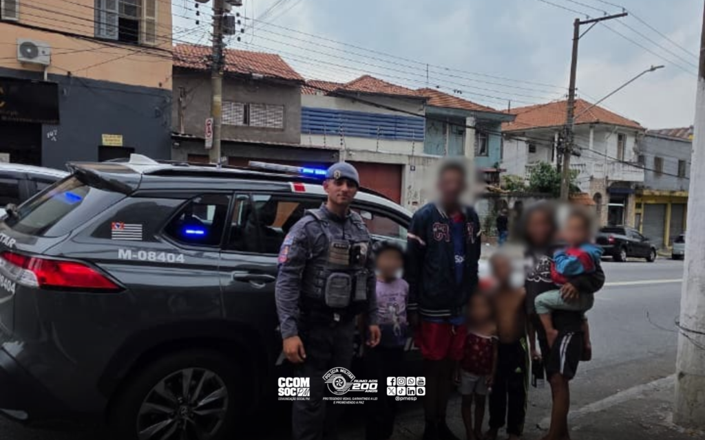 PMs ajudam família despejada com quatro crianças que estava na rua