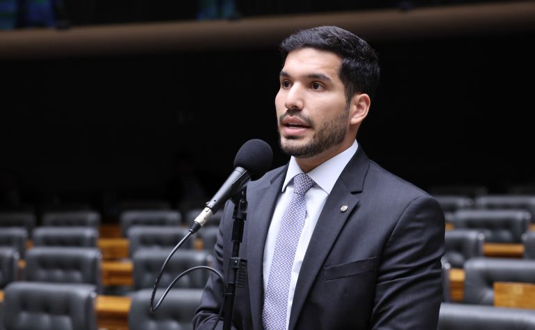 Proposta concede desconto em multas de trânsito para motoristas de aplicativo