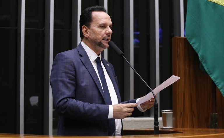 Projeto altera a Lei da Liberdade Econômica para desburocratizar serviços