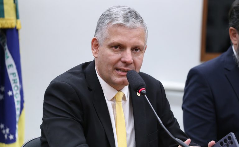 Projeto concede isenção do Imposto de Renda para aposentados com sequela neurológica