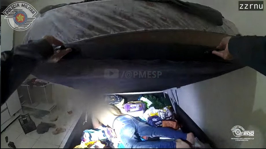 Tentativa de feminicídio em SP: PM encontra agressor escondido em baú de cama