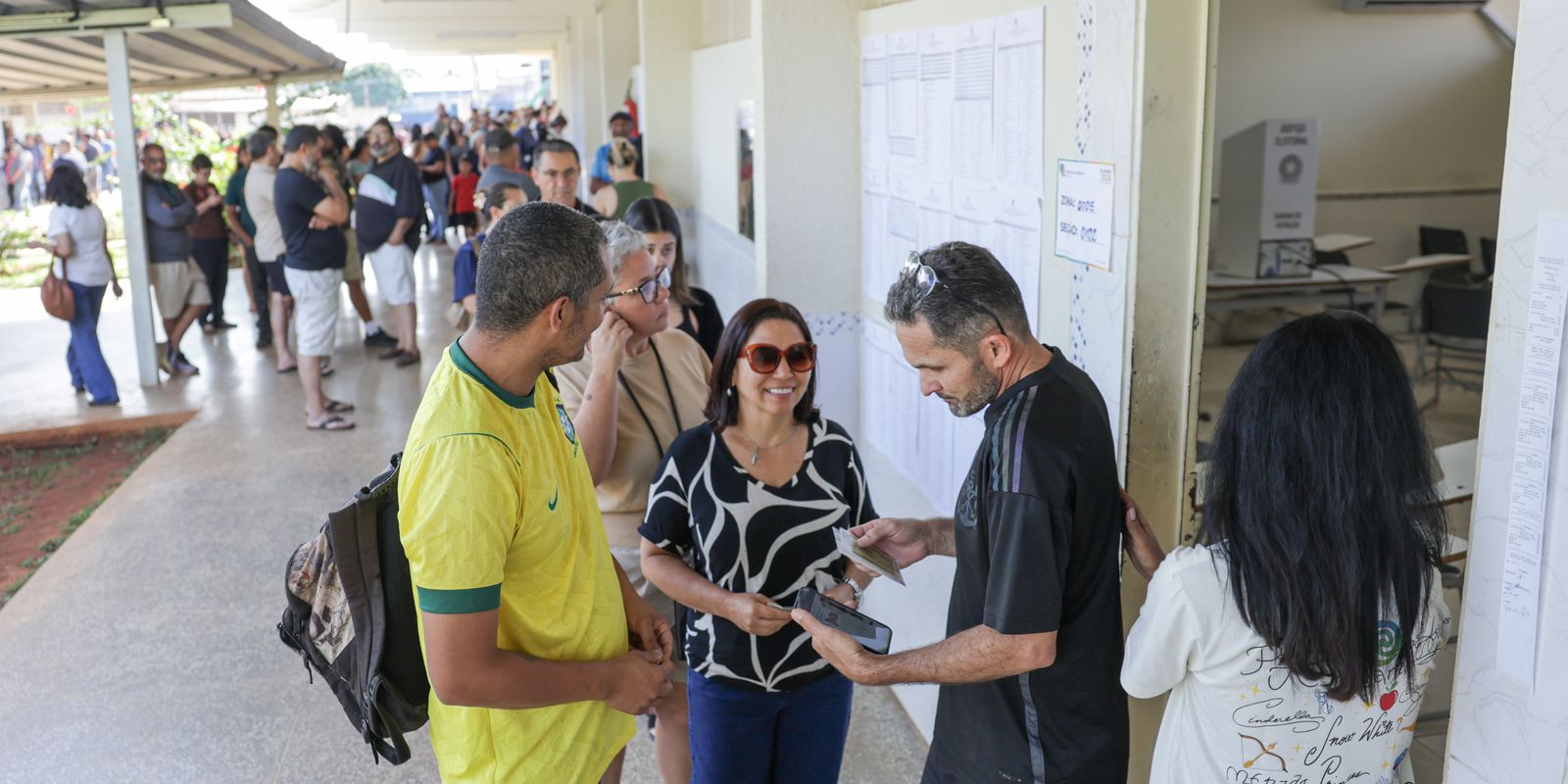Trabalhador tem direito ao voto garantido por lei sem desconto no salário