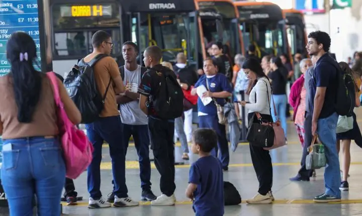 Mobilidade feminina: 40% das mulheres já recusaram emprego por transporte