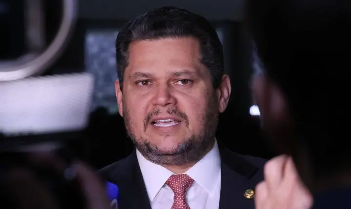 Alcolumbre pauta votação da PEC da Segurança Pública para terça-feira