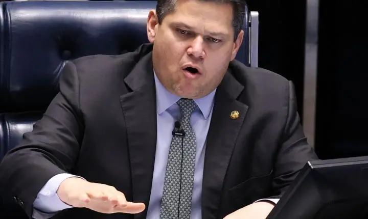Alcolumbre confirma promulgação do fim da escala 6x1 para esta sexta-feira