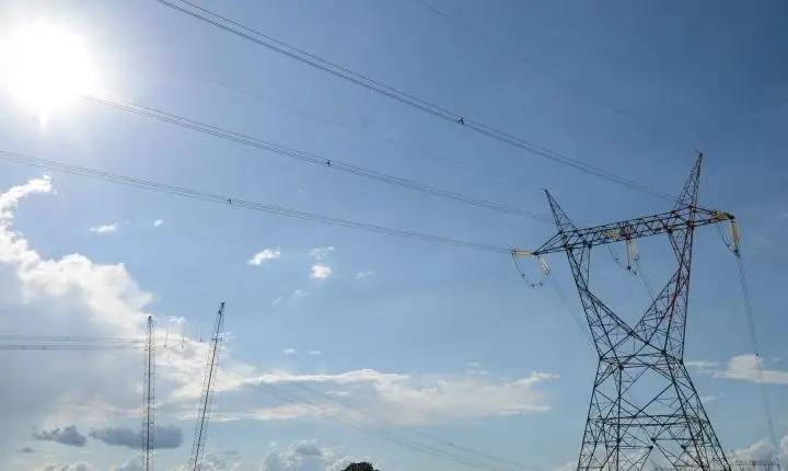 Aneel conclui leilão de transmissão de energia e arremata quatro lotes