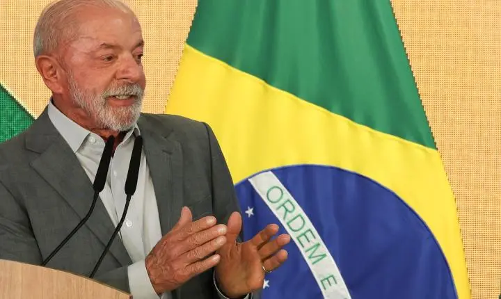 Lula planeja retomar viagens internacionais a partir de novembro