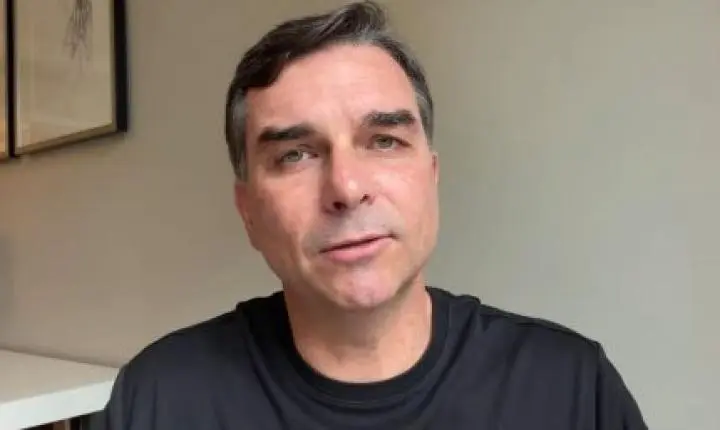 Balança a presença de Flávio Bolsonaro no debate da Globo