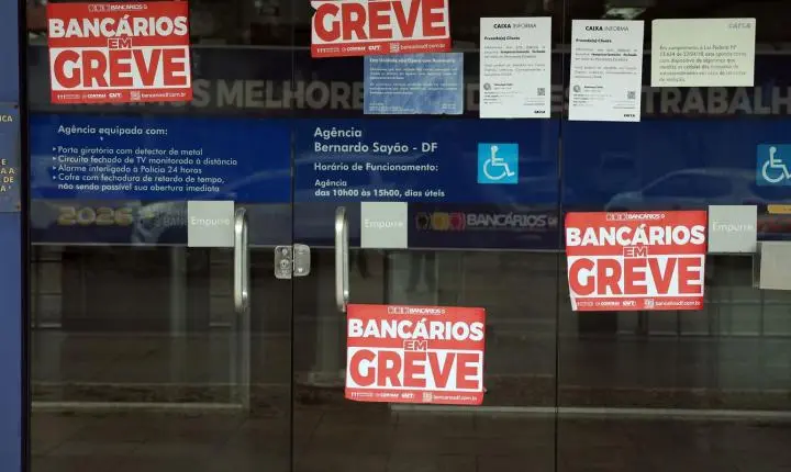 Trabalhadores mantêm greve da Caixa Econômica após rejeitar proposta