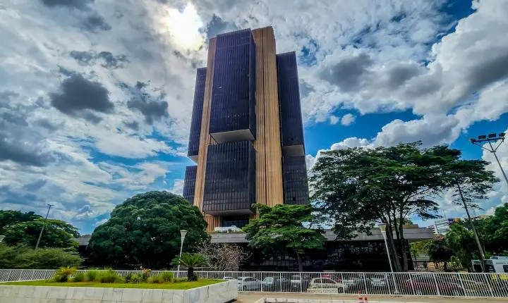 Bancos destinam R$ 5,7 bilhões de valores esquecidos ao Desenrola Brasil